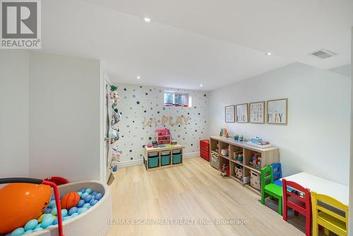 134 Fairwood Place W, Burlington, ON 