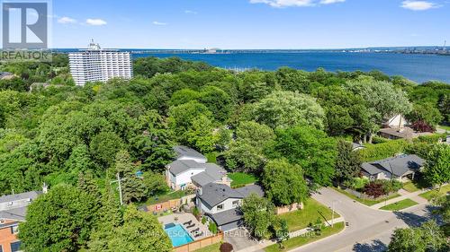 134 Fairwood Place W, Burlington, ON 