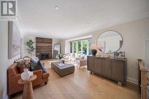 134 Fairwood Place W, Burlington, ON 