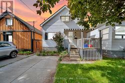 97 HOPE AVENUE  Hamilton, ON L8H 2E5