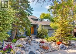 224 Edgedale Drive NW  Calgary, AB T3A 2R7