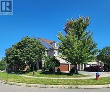 2070 WHITE DOVE CIRCLE Oakville (Wt West Oak Trails), ON L6M 3R7