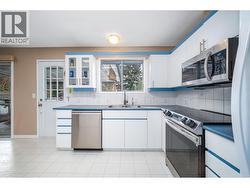 Bright kitchen with newer appliances - 