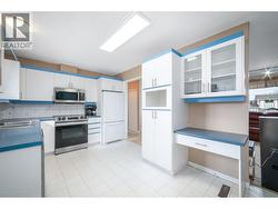 Lots of cupboard space! - 