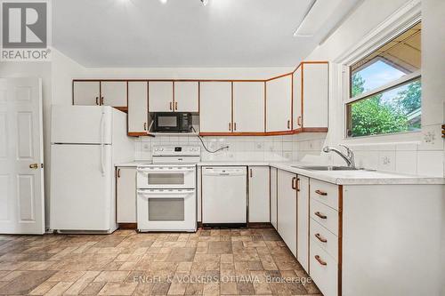 325 Summit Avenue, Ottawa, ON 