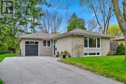 1548 WEMBURY ROAD  Mississauga, ON L5J 2L9
