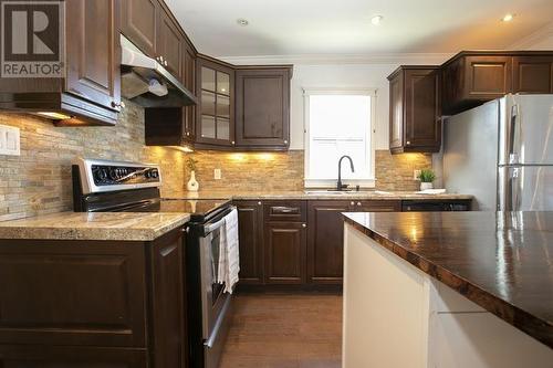 82 Cameron Ave, Sault Ste. Marie, ON - Indoor Photo Showing Kitchen With Stainless Steel Kitchen With Upgraded Kitchen