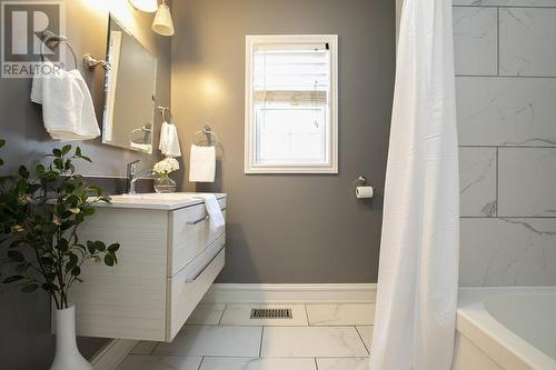 82 Cameron Ave, Sault Ste. Marie, ON - Indoor Photo Showing Bathroom