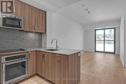303 - 280 HOWLAND AVENUE  Toronto, ON M5R 0C3
