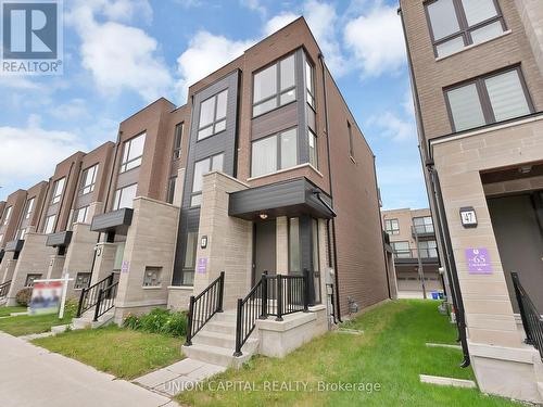 45 LORD MELBORNE STREET  Markham, ON L6C 0Z6