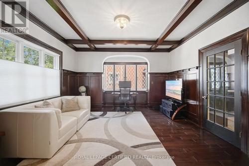 8 Elizabeth Street S, Brampton, ON 