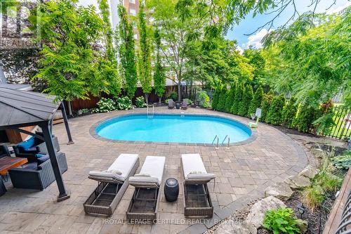 8 Elizabeth Street S, Brampton, ON 