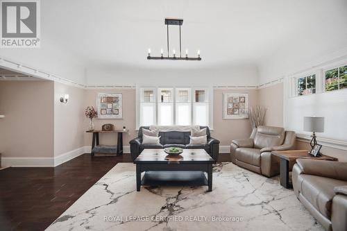 8 Elizabeth Street S, Brampton, ON 