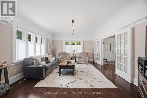 8 Elizabeth Street S, Brampton, ON 