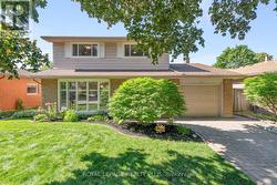 20 SAN MARINO CRESCENT  Hamilton, ON L9C 2B7