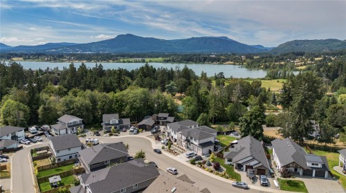 2020 Ernest Lane, Duncan, BC 