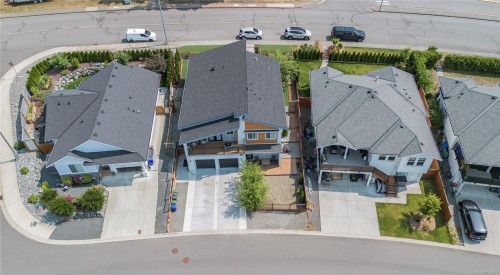 2020 Ernest Lane, Duncan, BC 