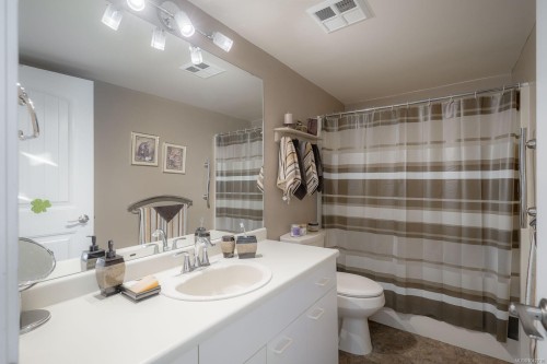 #202-9958 Daniel St, Chemainus, BC 