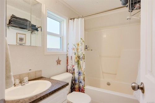 2660 Holden Corso Rd, Nanaimo, BC 