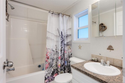 2660 Holden Corso Rd, Nanaimo, BC 