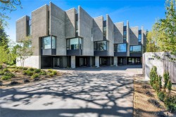 #2-2910 Shelbourne St Victoria, BC V8R 4M6
