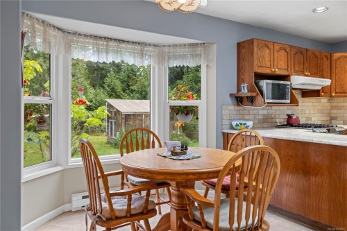 3198 Melon Rd, Hilliers, BC 