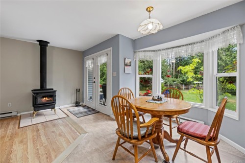 3198 Melon Rd, Hilliers, BC 