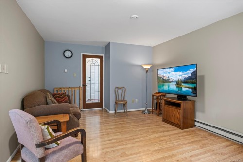 3198 Melon Rd, Hilliers, BC 