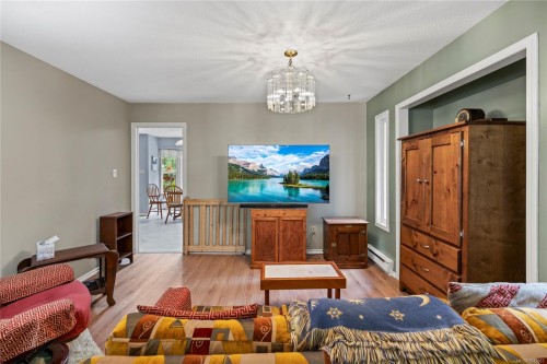 3198 Melon Rd, Hilliers, BC 