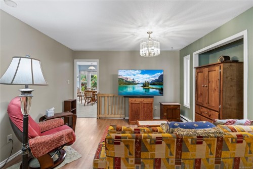 3198 Melon Rd, Hilliers, BC 