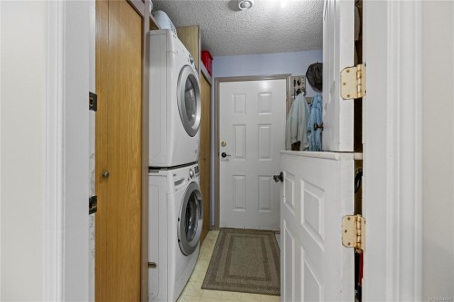 3198 Melon Rd, Hilliers, BC 