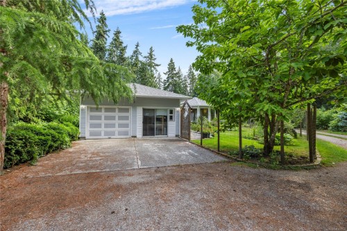 3198 Melon Rd, Hilliers, BC 