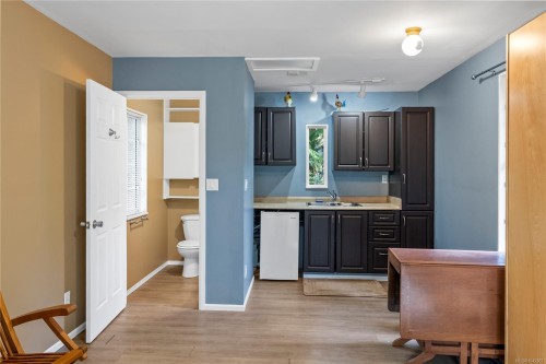 3198 Melon Rd, Hilliers, BC 