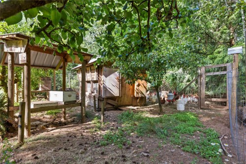 3198 Melon Rd, Hilliers, BC 