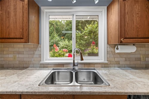 3198 Melon Rd, Hilliers, BC 
