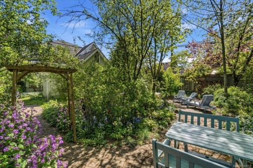 133 Milton St, Nanaimo, BC 