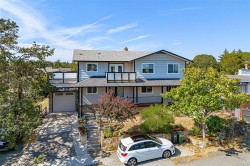 1408 Tovido Lane Victoria, BC V8T 2S9