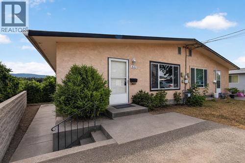 643 Hollydell Road  Kelowna, BC V1X 1L4