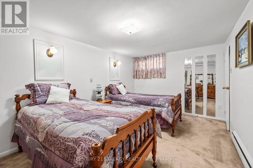 2201 Haig Drive, Ottawa, ON - Indoor Photo Showing Bedroom