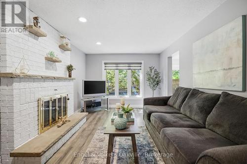 1245 Creekside Drive, Oakville (Wc Wedgewood Creek), ON 