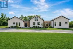 19485 LOYALIST PARKWAY Prince Edward County (Hillier Ward), ON K0K 1T0