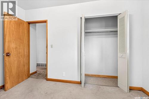 7320 7Th Avenue, Regina, SK 