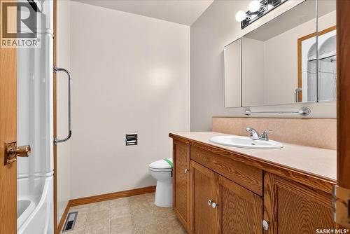 7320 7Th Avenue, Regina, SK 