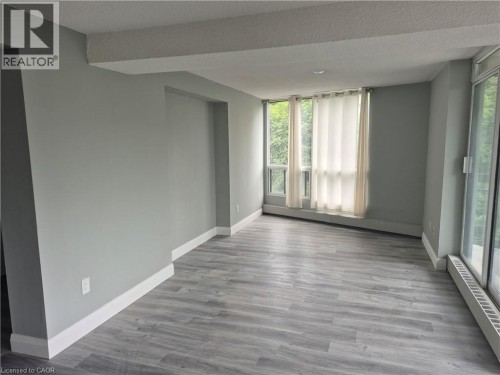 Empty room - 150 Charlton Avenue E Unit# 708, Hamilton, ON 