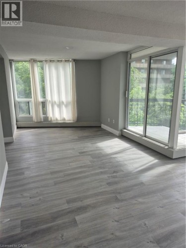 Empty room - 150 Charlton Avenue E Unit# 708, Hamilton, ON 