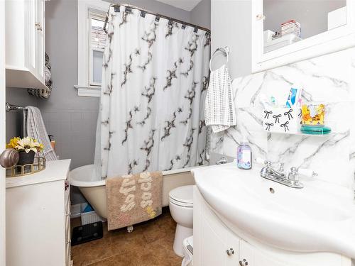 825 Alberta Street, Thunder Bay, ON 