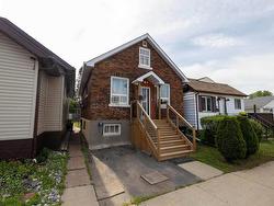 825 Alberta Street Thunder Bay, ON P7C 3E8