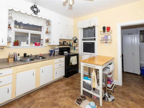 825 Alberta Street, Thunder Bay, ON 