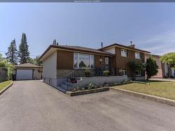 402 Victoria Ave W Thunder Bay, ON P7C 1G7