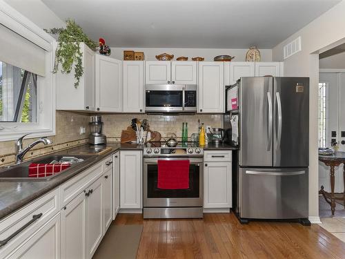 664 Memory Road, Neebing, ON - Indoor Photo Showing Kitchen With Double Sink